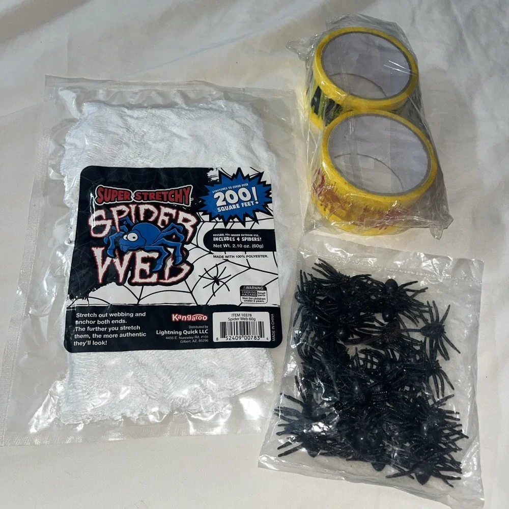 200 sq. ft. Halloween Supplies Spider Web‎ with Plastic Spiders - Outdoor/Indoor